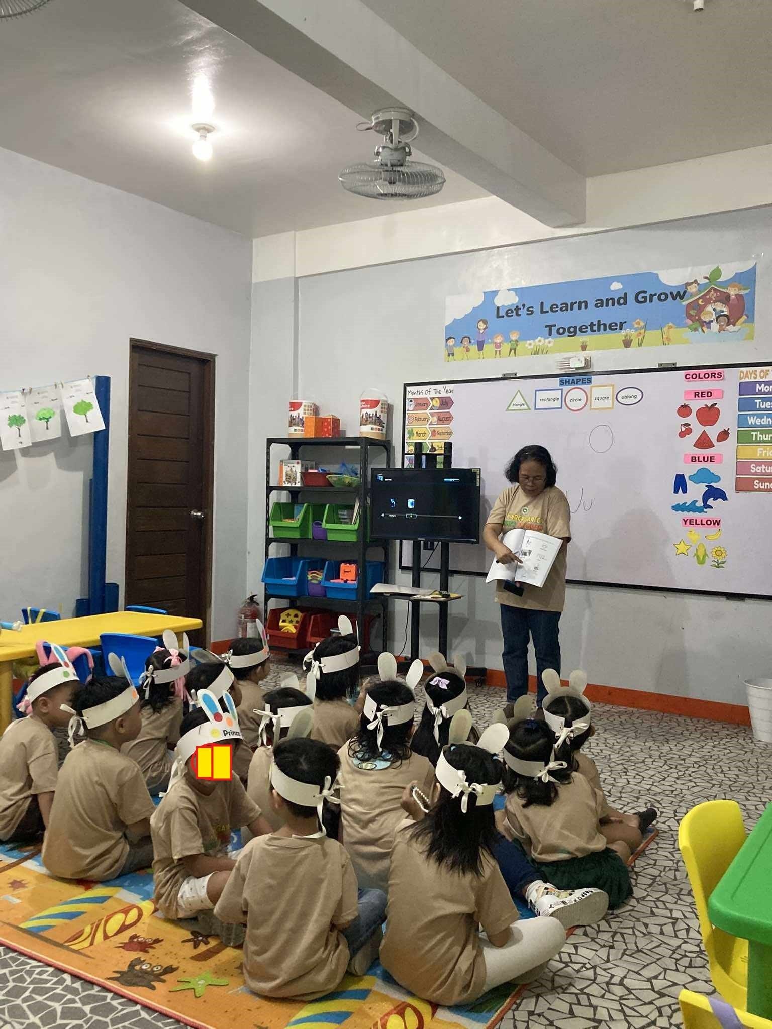 Flor de Grace School classroom learning